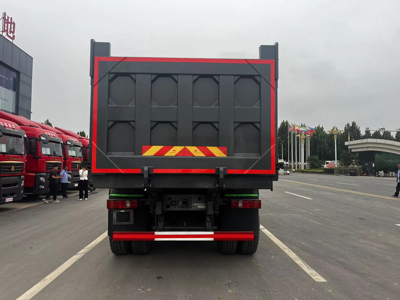 Howo G7W 6X4 Dump Truck - Самоскид вантажівка: фото 5 Howo G7W 6X4 Dump Truck - Самоскид вантажівка: фото 5