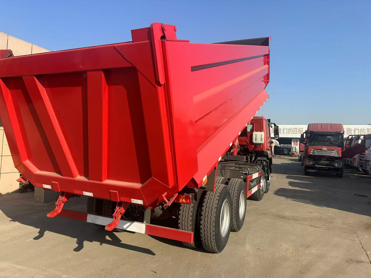 Howo HAOHAN DUMP TRUCK 8X4 - Самоскид вантажівка: фото 5 Howo HAOHAN DUMP TRUCK 8X4 - Самоскид вантажівка: фото 5