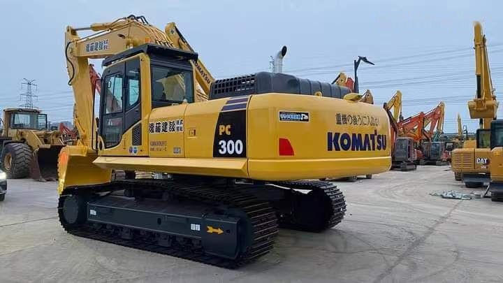Komatsu PC300 - Гусеничний екскаватор: фото 3 Komatsu PC300 - Гусеничний екскаватор: фото 3