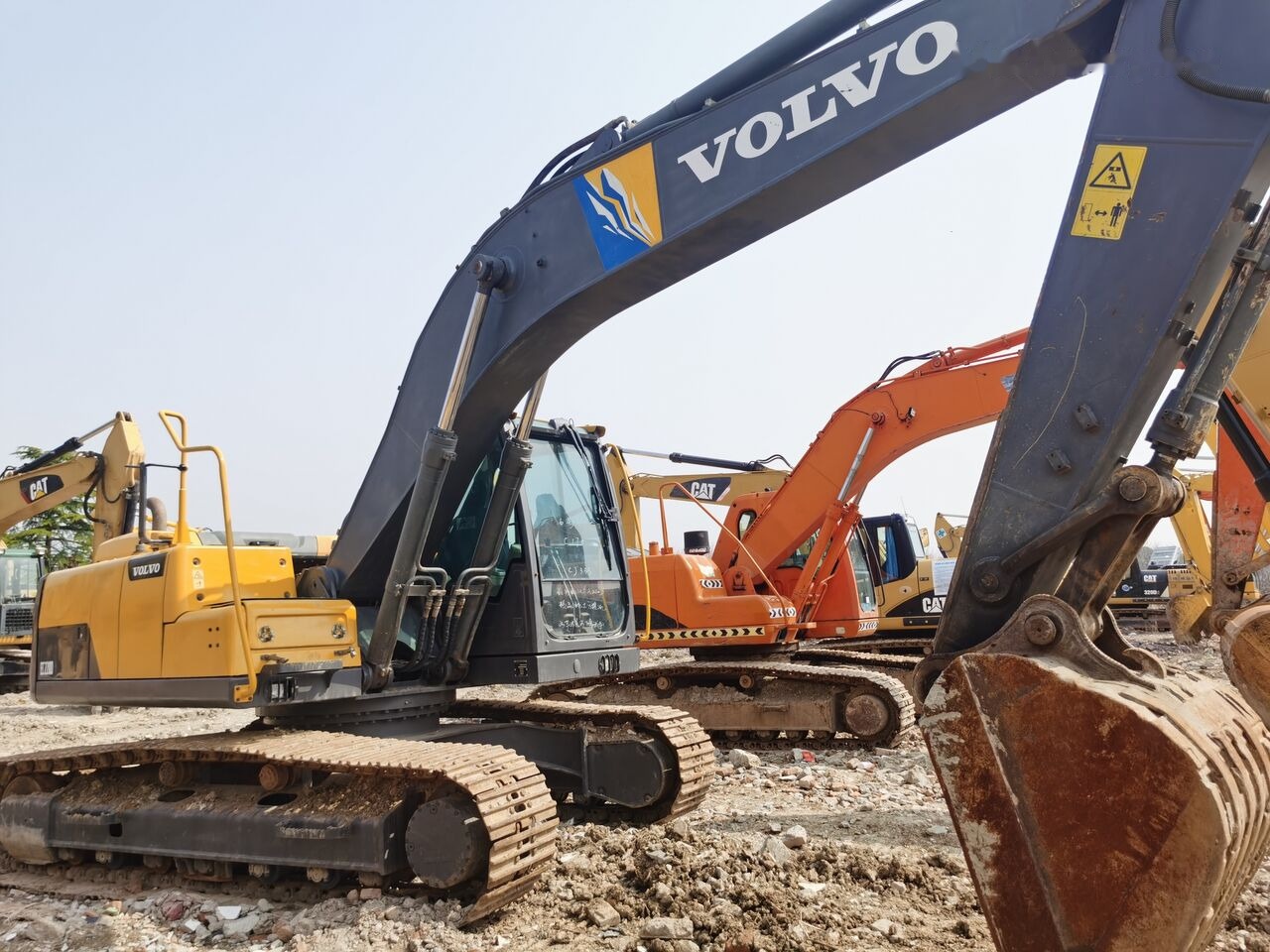 Volvo EC220 - Гусеничний екскаватор: фото 3 Volvo EC220 - Гусеничний екскаватор: фото 3