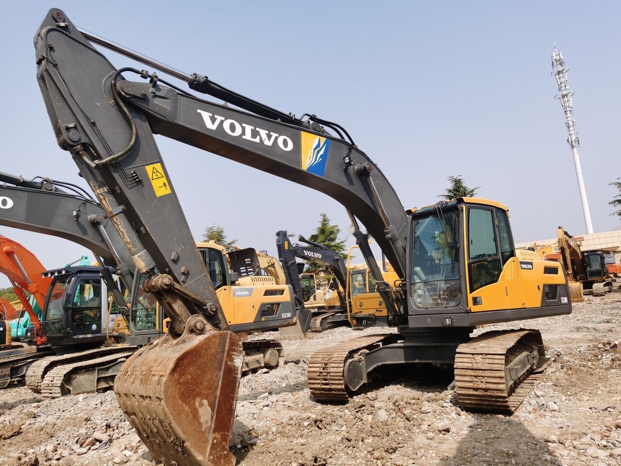 Volvo EC220 - Гусеничний екскаватор: фото 5 Volvo EC220 - Гусеничний екскаватор: фото 5