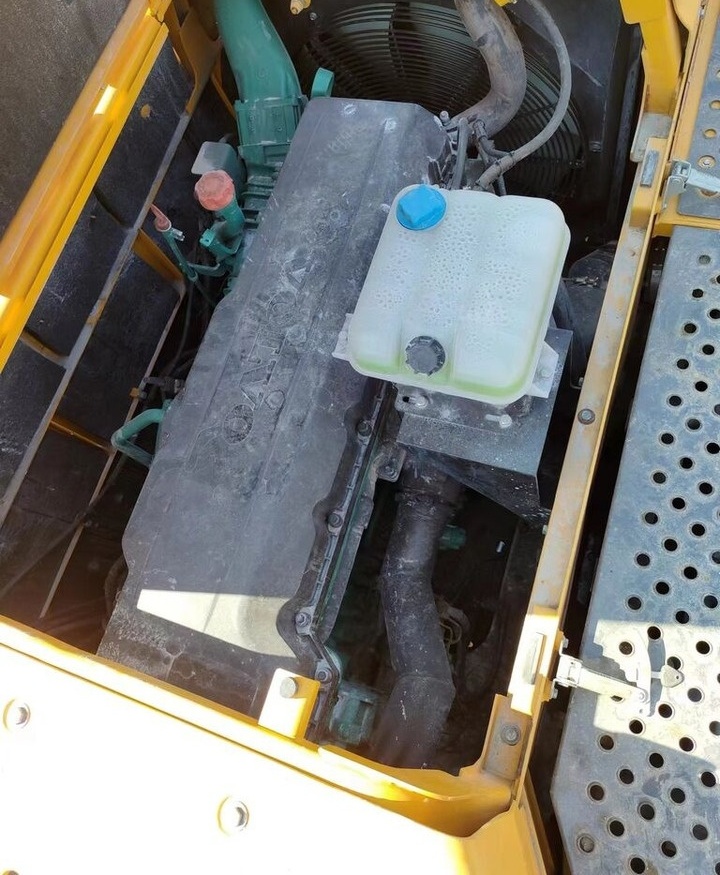 Гусеничний екскаватор Volvo EC480: фото 11