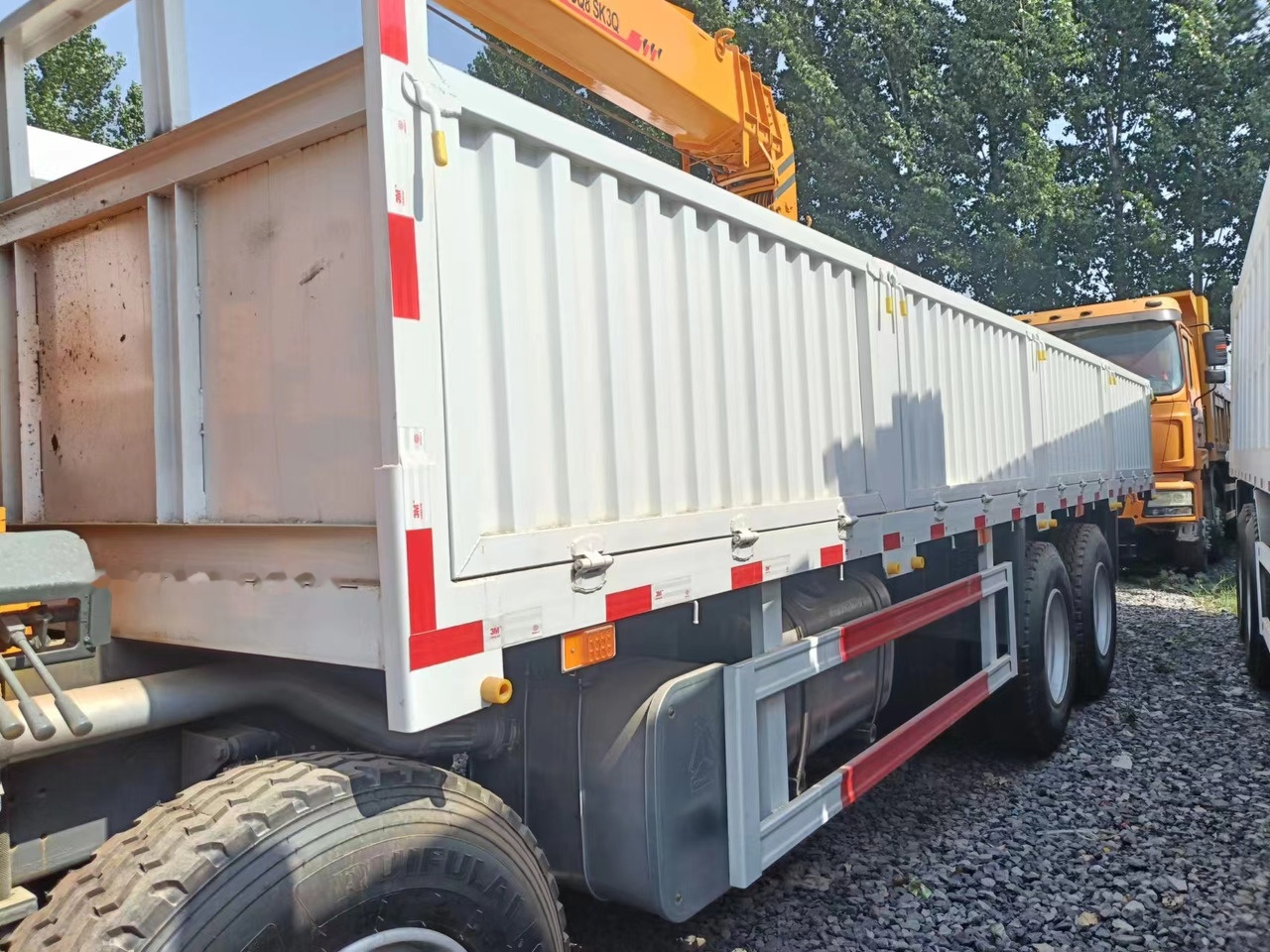 XCMG SQ8SK3Q - Вантажівка з маніпулятором: фото 3 XCMG SQ8SK3Q - Вантажівка з маніпулятором: фото 3