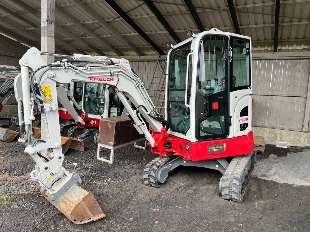 Takeuchi TB 325 RA - Powertilt V3 - Міні-екскаватор: фото 1 Takeuchi TB 325 RA - Powertilt V3 - Міні-екскаватор: фото 1