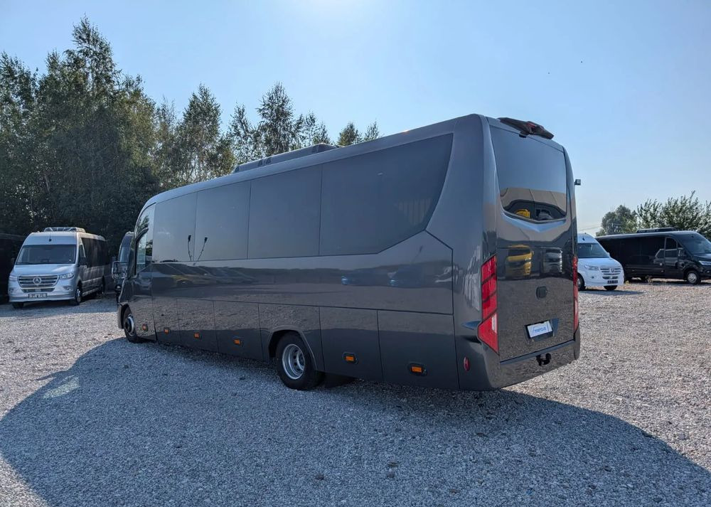 Новий Мікроавтобус, Пасажирський фургон Iveco Daily 70C21: фото 9