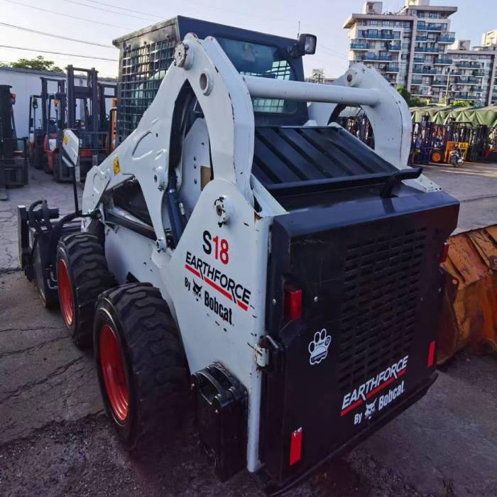 BOBCAT S18 - Міні-навантажувач: фото 2 BOBCAT S18 - Міні-навантажувач: фото 2