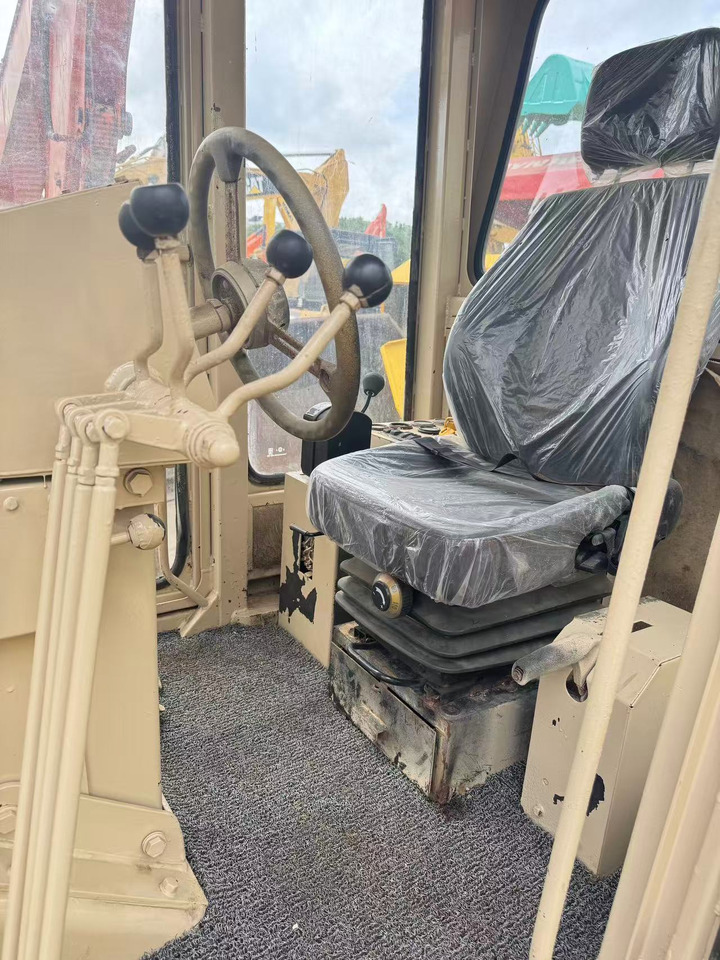 CATERPILLAR 140H - Грейдер: фото 4 CATERPILLAR 140H - Грейдер: фото 4