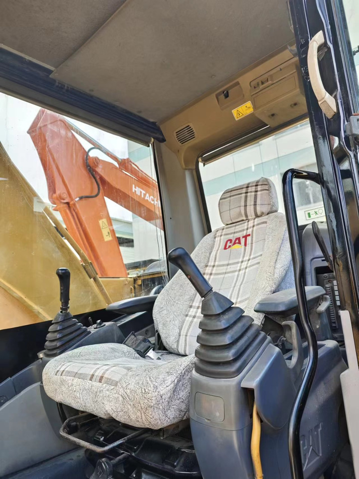 CATERPILLAR CAT 320D2 - Гусеничний екскаватор: фото 4 CATERPILLAR CAT 320D2 - Гусеничний екскаватор: фото 4