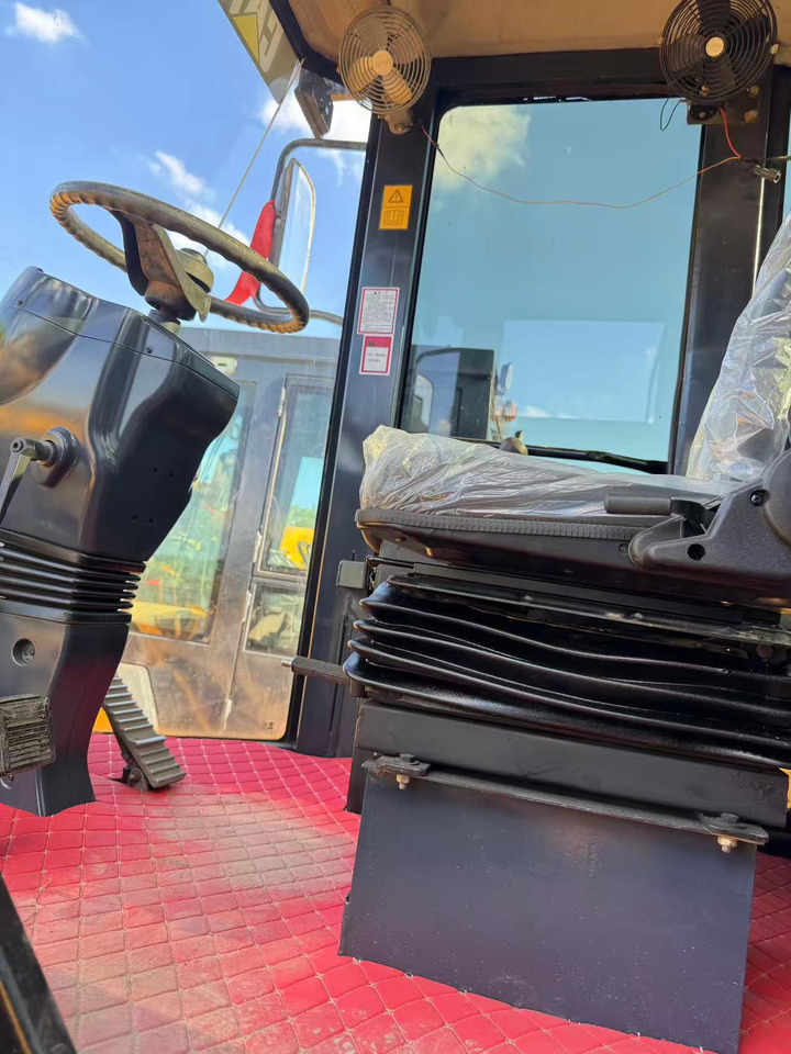 CATERPILLAR CS683E - Дорожній каток: фото 4 CATERPILLAR CS683E - Дорожній каток: фото 4