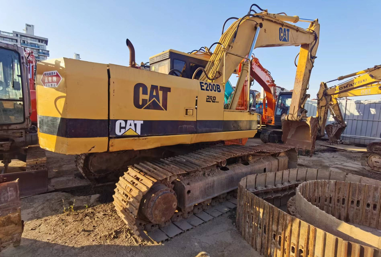 Гусеничний екскаватор CATERPILLAR E200B: фото 1