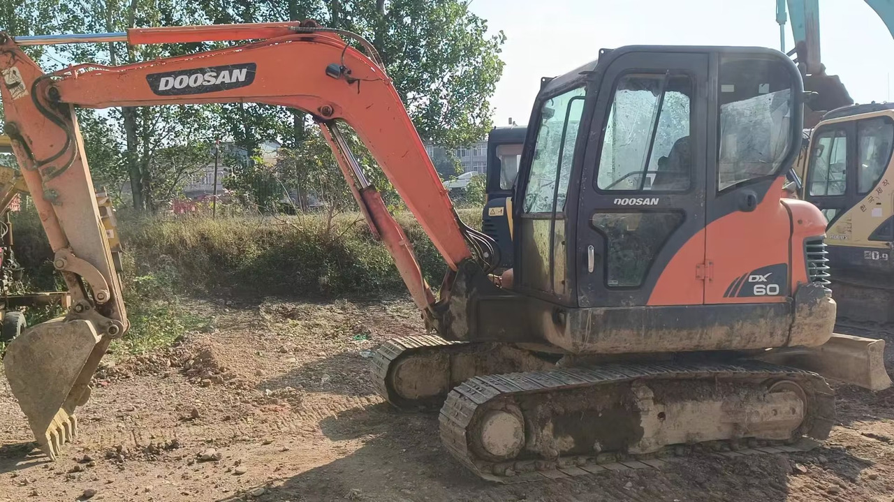 DOOSAN dx60 - Міні-екскаватор: фото 1 DOOSAN dx60 - Міні-екскаватор: фото 1