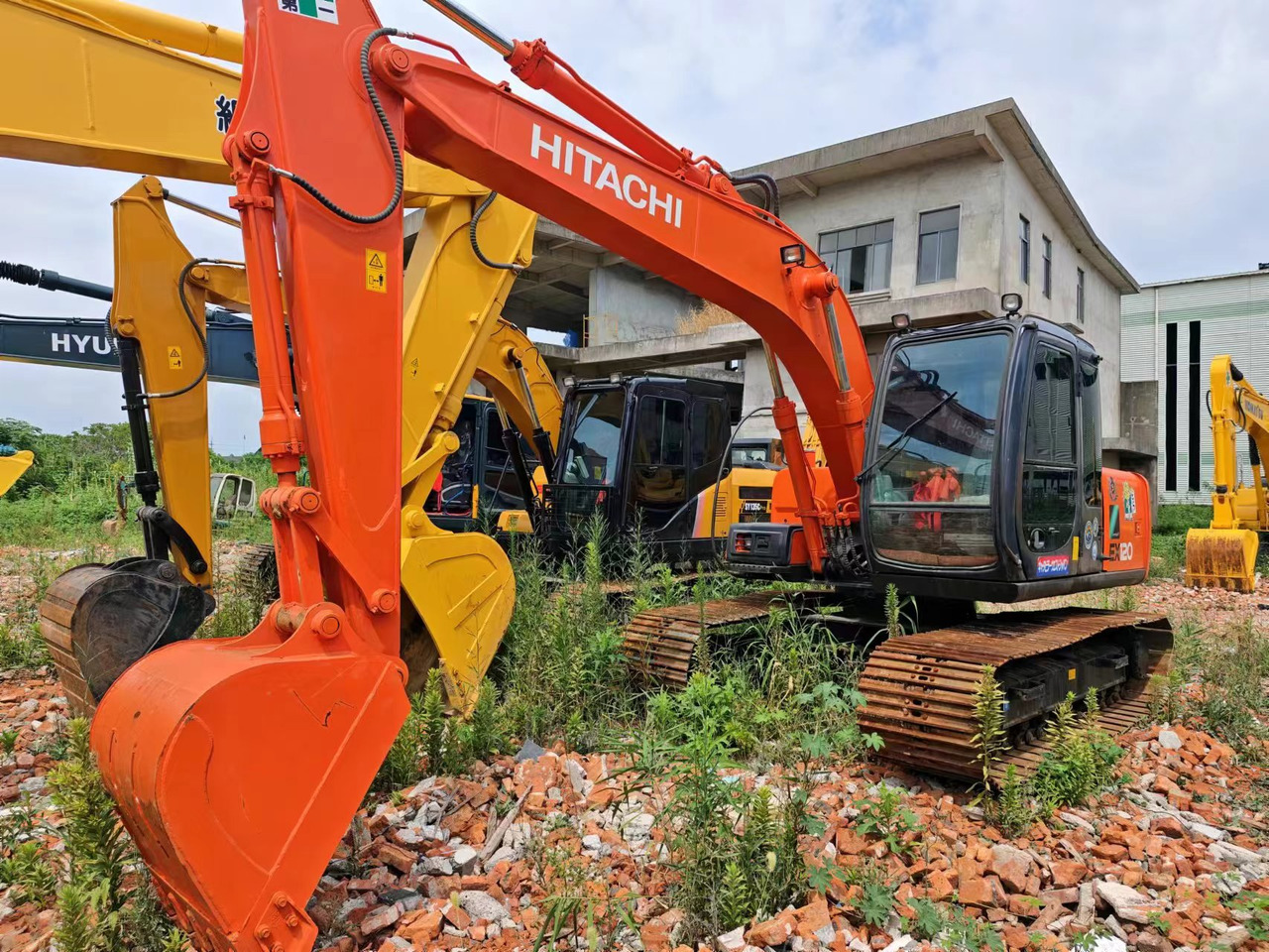 HITACHI EX120-5 - Гусеничний екскаватор: фото 1 HITACHI EX120-5 - Гусеничний екскаватор: фото 1