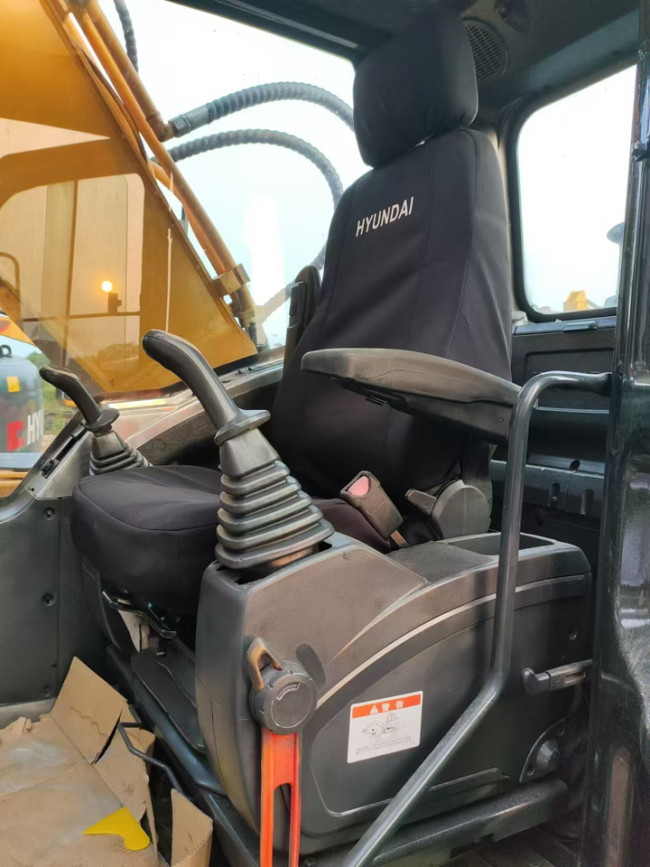 HYUNDAI R220LC-9S - Гусеничний екскаватор: фото 3 HYUNDAI R220LC-9S - Гусеничний екскаватор: фото 3