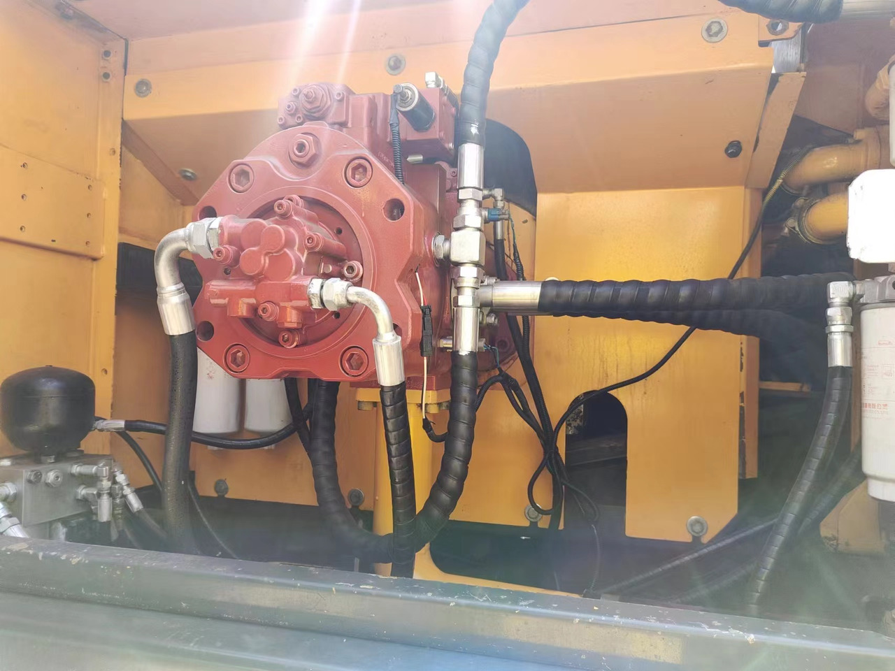 HYUNDAI R385LC-9T R305 R220 - Гусеничний екскаватор: фото 5 HYUNDAI R385LC-9T R305 R220 - Гусеничний екскаватор: фото 5