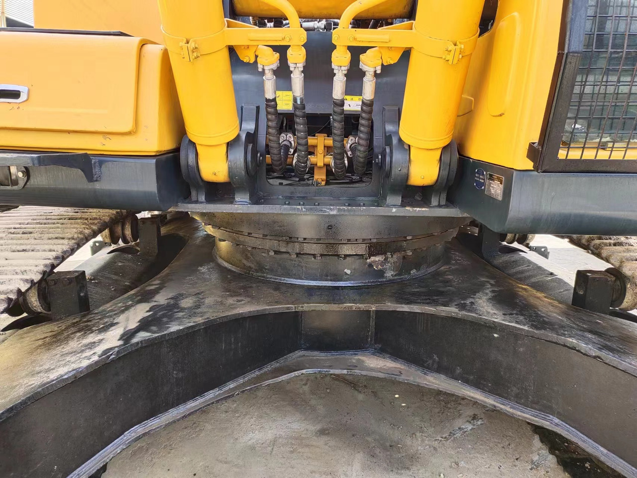 HYUNDAI R385LC-9T R305 R220 - Гусеничний екскаватор: фото 3 HYUNDAI R385LC-9T R305 R220 - Гусеничний екскаватор: фото 3