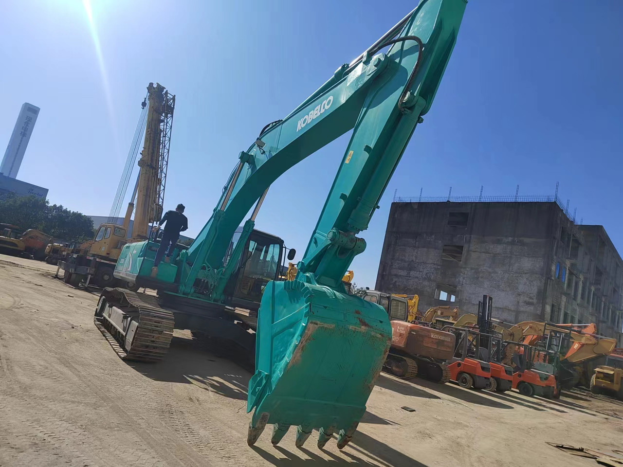 KOBELCO SK350LC-8 - Гусеничний екскаватор: фото 1 KOBELCO SK350LC-8 - Гусеничний екскаватор: фото 1