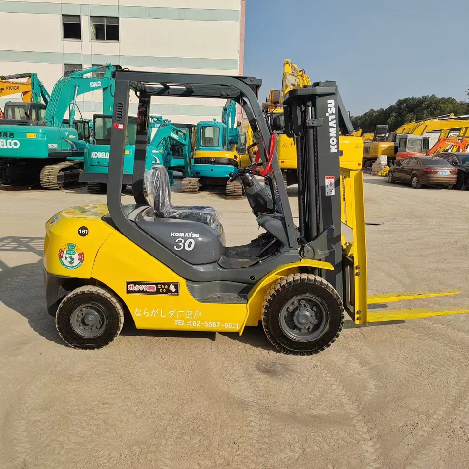 KOMATSU FD30 - Дизельний навантажувач: фото 4 KOMATSU FD30 - Дизельний навантажувач: фото 4