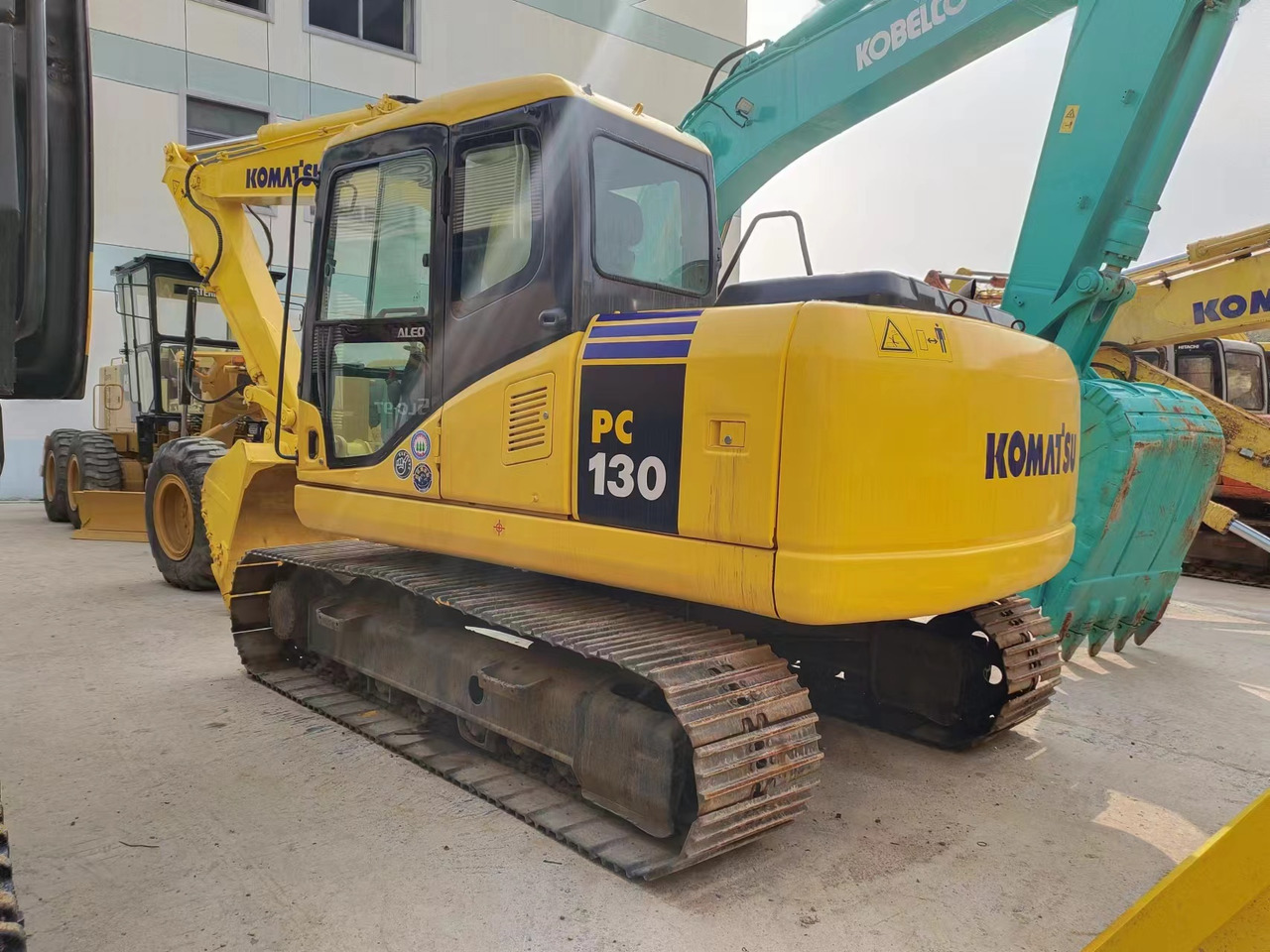 KOMATSU PC130-7 - Гусеничний екскаватор: фото 4 KOMATSU PC130-7 - Гусеничний екскаватор: фото 4