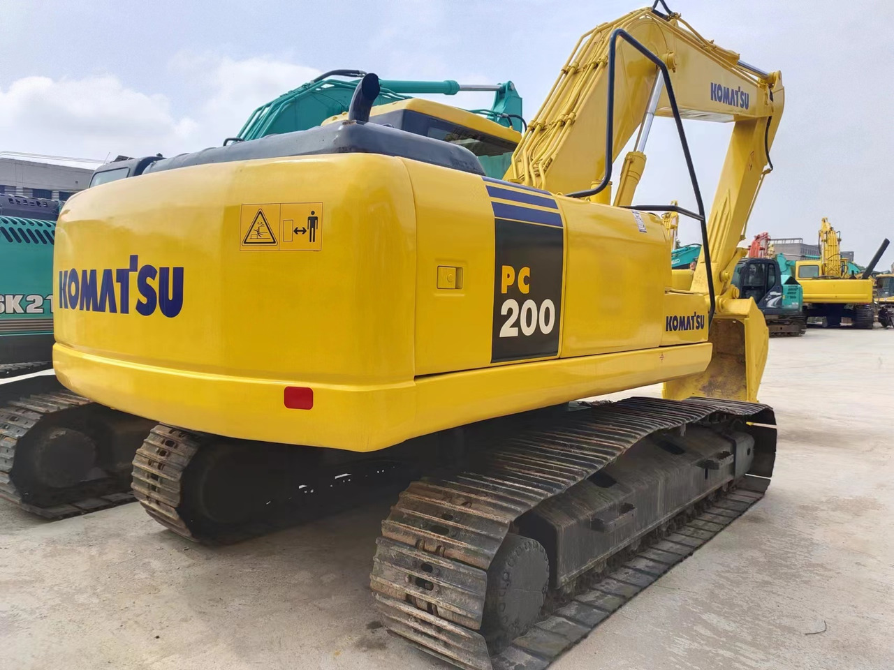 KOMATSU PC200-7 - Гусеничний екскаватор: фото 2 KOMATSU PC200-7 - Гусеничний екскаватор: фото 2