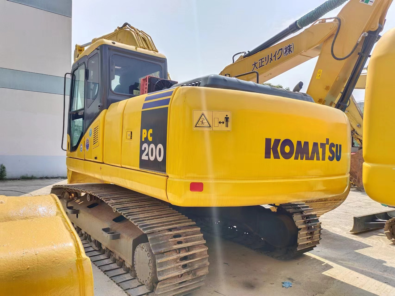 KOMATSU PC200-7 - Гусеничний екскаватор: фото 2 KOMATSU PC200-7 - Гусеничний екскаватор: фото 2