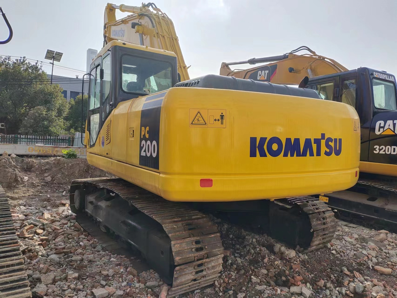 KOMATSU PC200-7 - Гусеничний екскаватор: фото 1 KOMATSU PC200-7 - Гусеничний екскаватор: фото 1