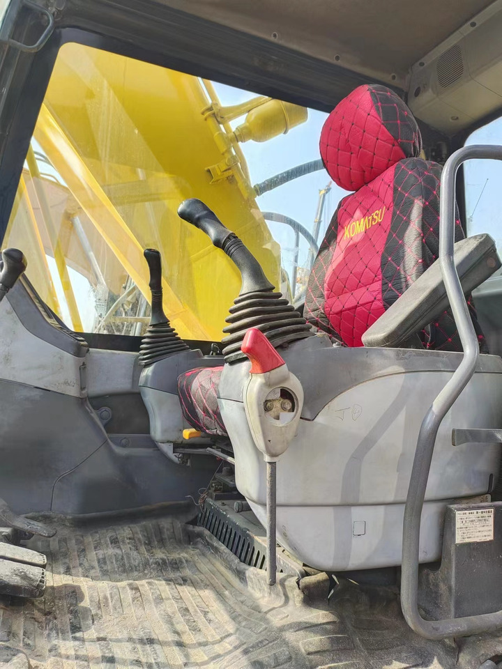 KOMATSU PC200-7 - Гусеничний екскаватор: фото 3 KOMATSU PC200-7 - Гусеничний екскаватор: фото 3