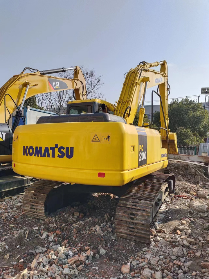KOMATSU PC200-7 - Гусеничний екскаватор: фото 2 KOMATSU PC200-7 - Гусеничний екскаватор: фото 2