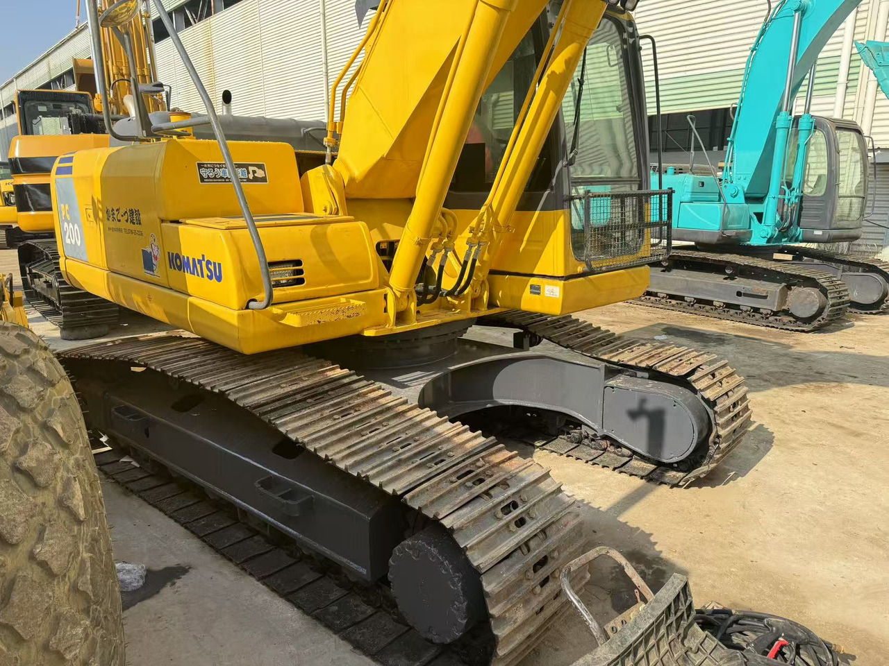 KOMATSU PC200-8 - Гусеничний екскаватор: фото 2 KOMATSU PC200-8 - Гусеничний екскаватор: фото 2