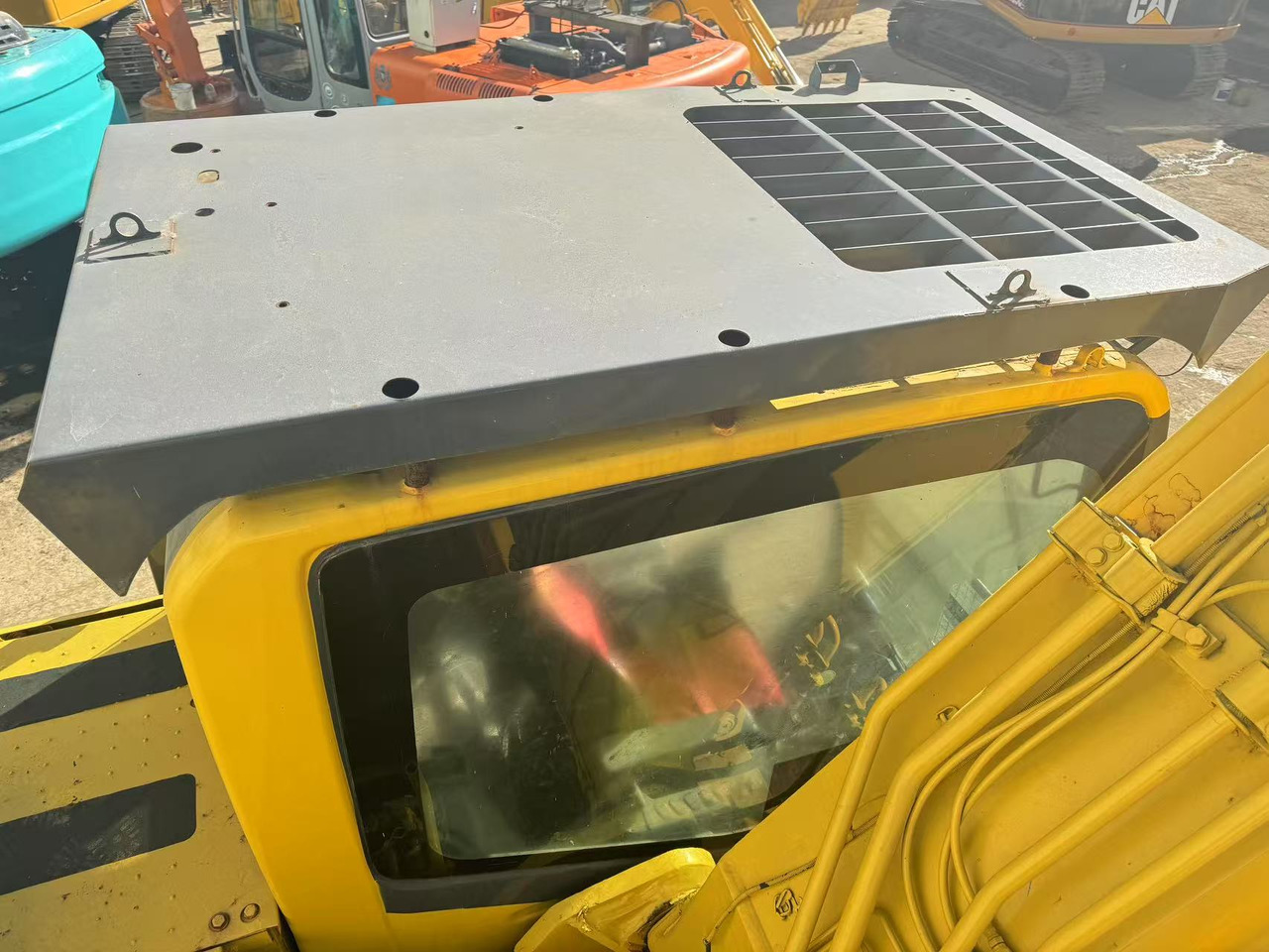 KOMATSU PC200-8 - Гусеничний екскаватор: фото 3 KOMATSU PC200-8 - Гусеничний екскаватор: фото 3