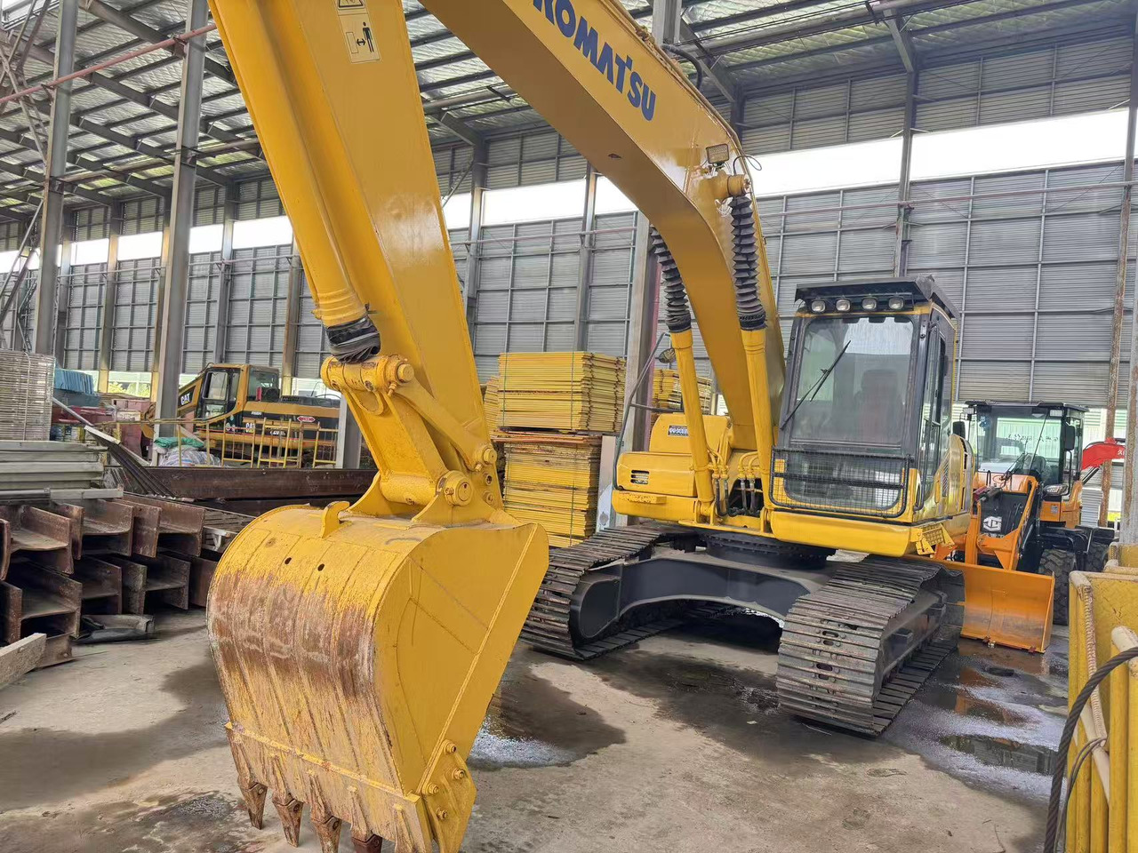 KOMATSU PC200-8 - Гусеничний екскаватор: фото 5 KOMATSU PC200-8 - Гусеничний екскаватор: фото 5