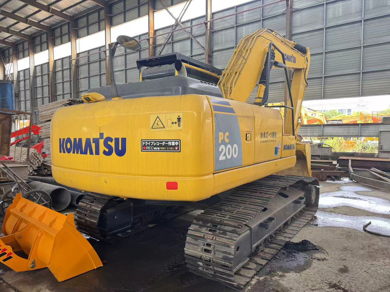 KOMATSU PC200-8 - Гусеничний екскаватор: фото 2 KOMATSU PC200-8 - Гусеничний екскаватор: фото 2