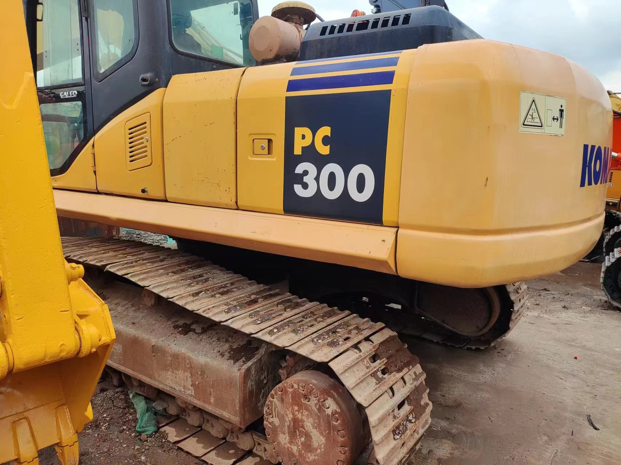 KOMATSU PC300-7 - Гусеничний екскаватор: фото 2 KOMATSU PC300-7 - Гусеничний екскаватор: фото 2