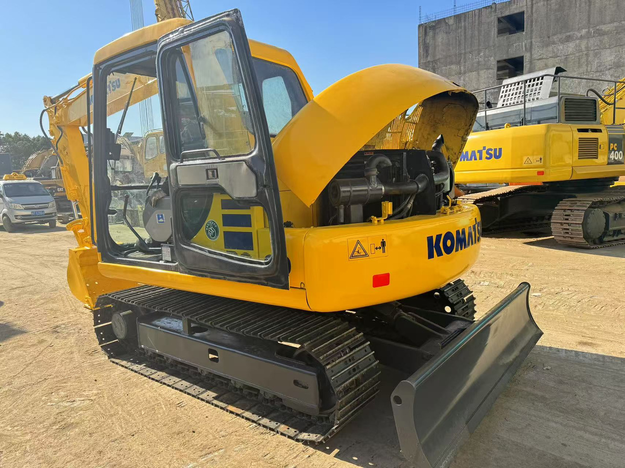 KOMATSU PC60-7 - Гусеничний екскаватор: фото 2 KOMATSU PC60-7 - Гусеничний екскаватор: фото 2