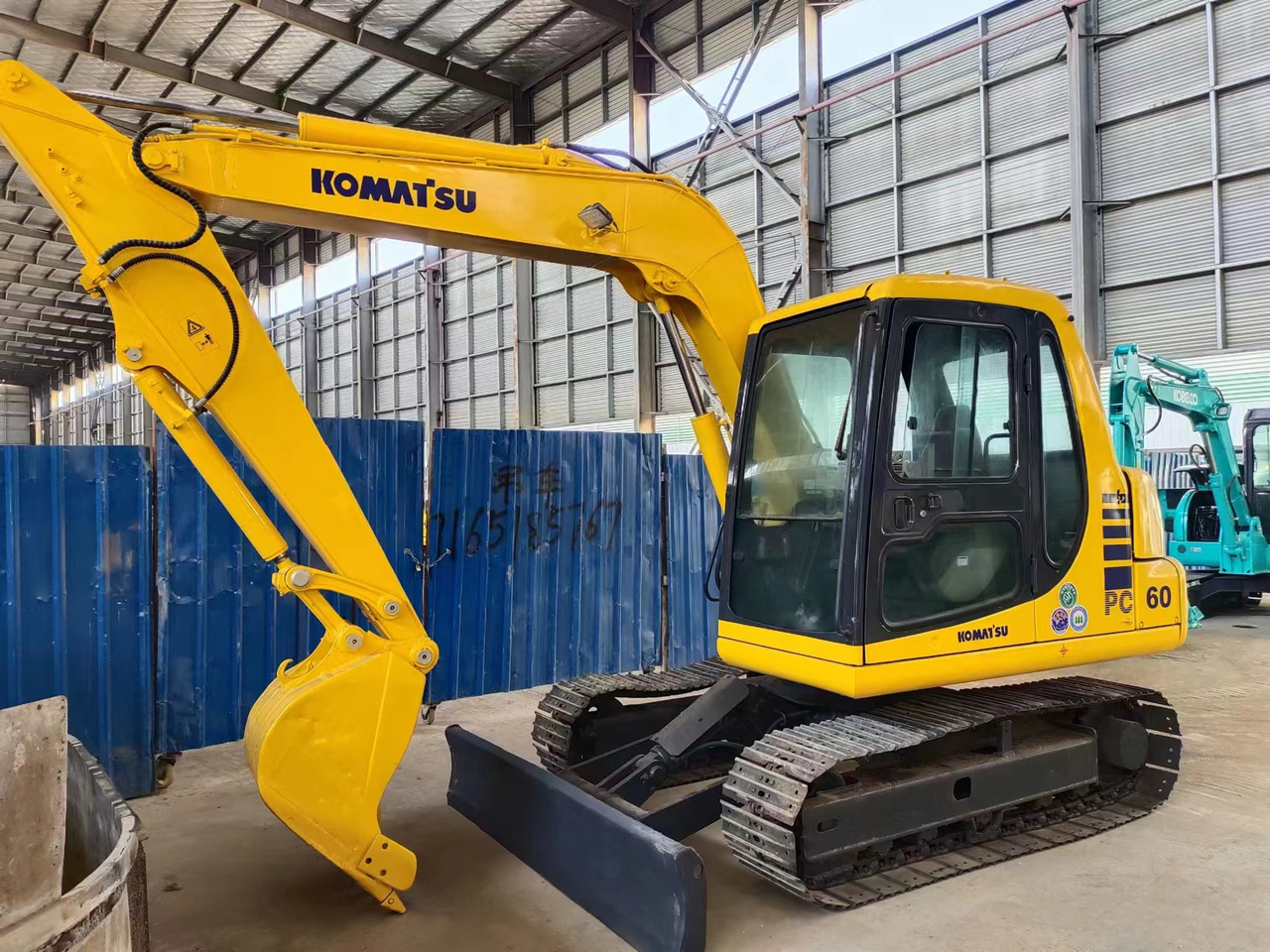 KOMATSU PC60-7 - Гусеничний екскаватор: фото 1 KOMATSU PC60-7 - Гусеничний екскаватор: фото 1