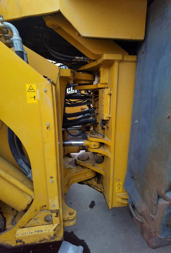 Колісний навантажувач KOMATSU WA600-3: фото 7