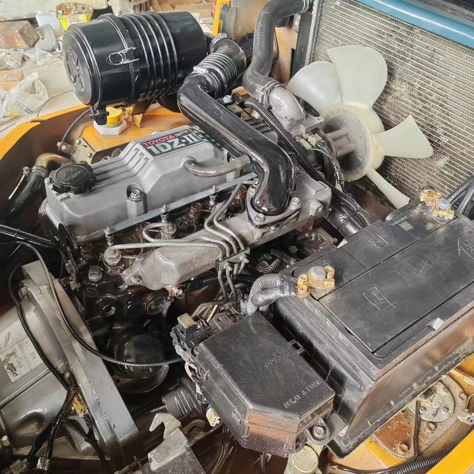 TOYOTA FD30 - Дизельний навантажувач: фото 5 TOYOTA FD30 - Дизельний навантажувач: фото 5