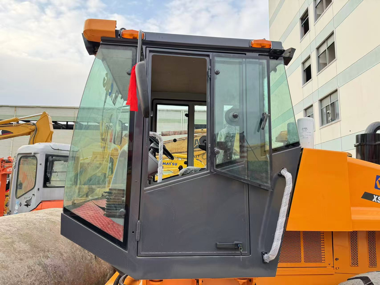 XCMG XS143J - Дорожній каток: фото 4 XCMG XS143J - Дорожній каток: фото 4