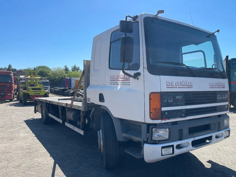 DAF 75.300 FLATBED TRUCK - Бортова вантажівка/ Платформа: фото 1 DAF 75.300 FLATBED TRUCK - Бортова вантажівка/ Платформа: фото 1