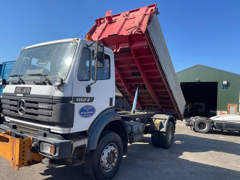 Mercedes-Benz SK 1824 TIPPER 4x4 - Самоскид вантажівка: фото 2 Mercedes-Benz SK 1824 TIPPER 4x4 - Самоскид вантажівка: фото 2