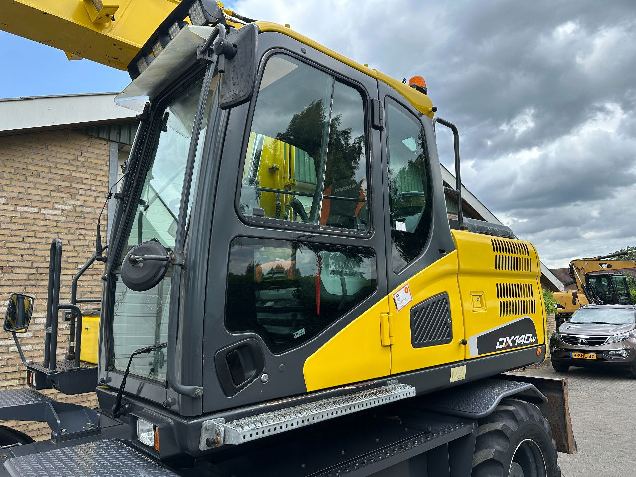 Doosan DX140W-5 - Колісний екскаватор: фото 3 Doosan DX140W-5 - Колісний екскаватор: фото 3