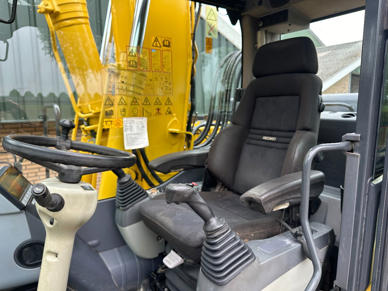 Колісний екскаватор Komatsu PW160-8: фото 9