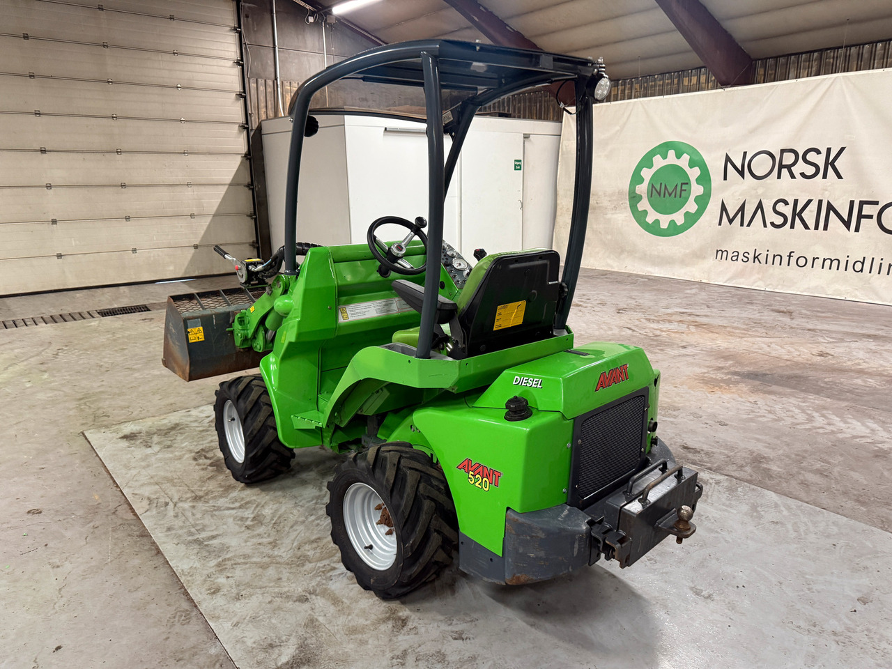 Avant M520 - Компактний фронтальний навантажувач: фото 3 Avant M520 - Компактний фронтальний навантажувач: фото 3