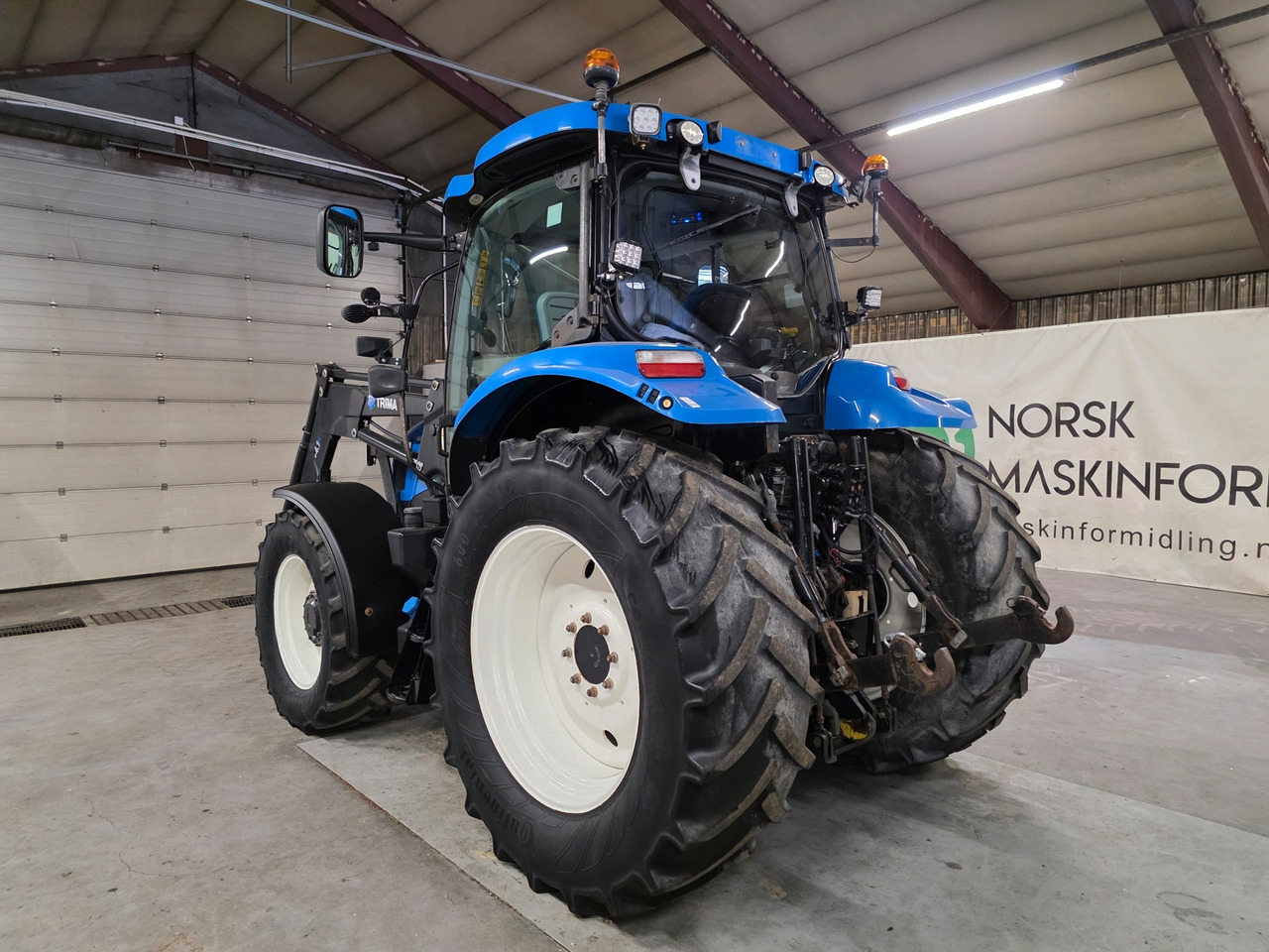 New Holland T6.160 AC - Трактор: фото 3 New Holland T6.160 AC - Трактор: фото 3