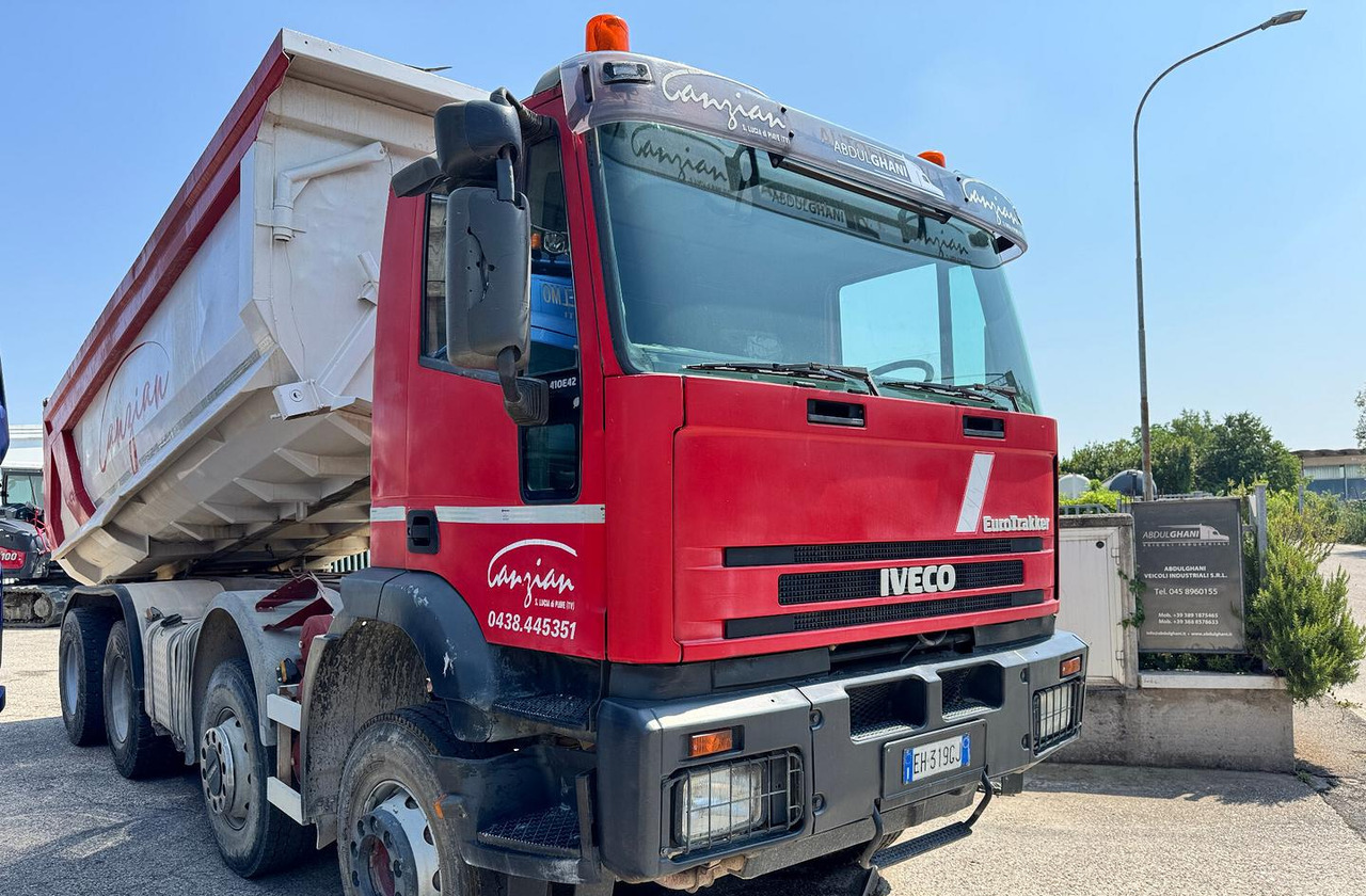 IVECO TRAKKER 420 - 8X4 - Самоскид вантажівка: фото 1 IVECO TRAKKER 420 - 8X4 - Самоскид вантажівка: фото 1