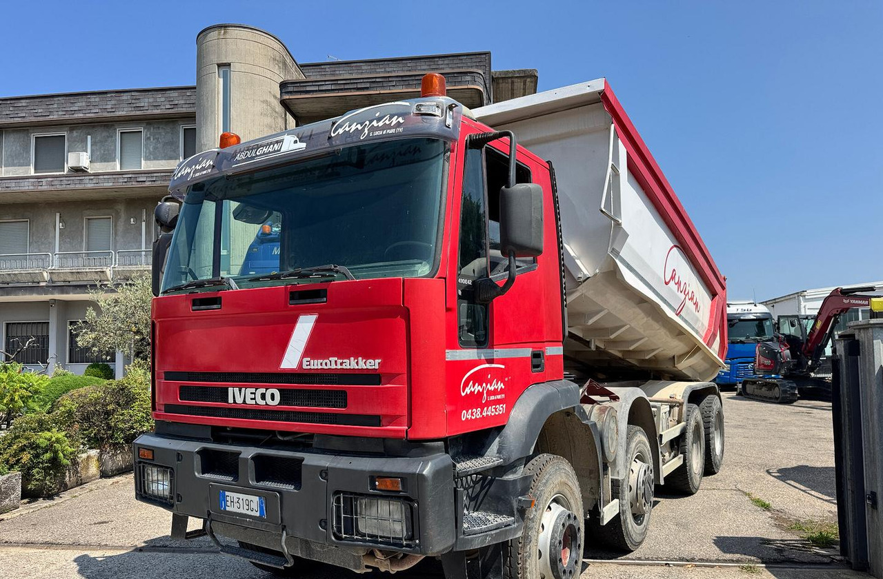 IVECO TRAKKER 420 - 8X4 - Самоскид вантажівка: фото 5 IVECO TRAKKER 420 - 8X4 - Самоскид вантажівка: фото 5