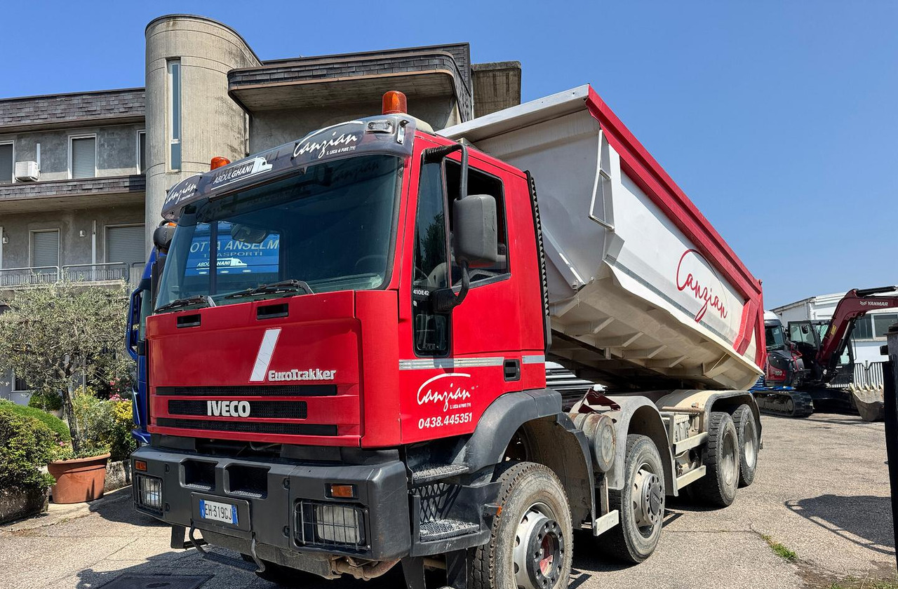 IVECO TRAKKER 420 - 8X4 - Самоскид вантажівка: фото 2 IVECO TRAKKER 420 - 8X4 - Самоскид вантажівка: фото 2