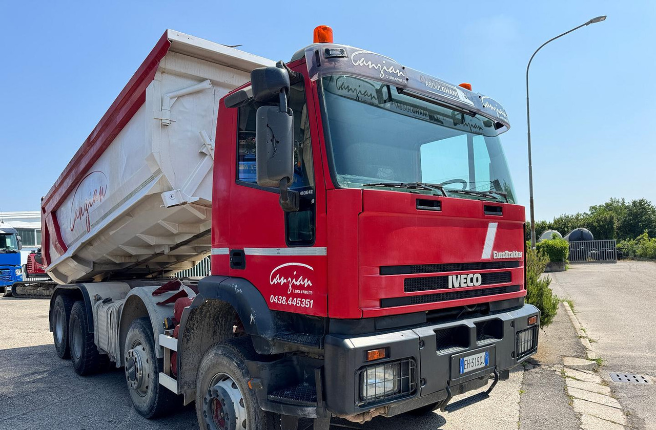 IVECO TRAKKER 420 - 8X4 - Самоскид вантажівка: фото 4 IVECO TRAKKER 420 - 8X4 - Самоскид вантажівка: фото 4