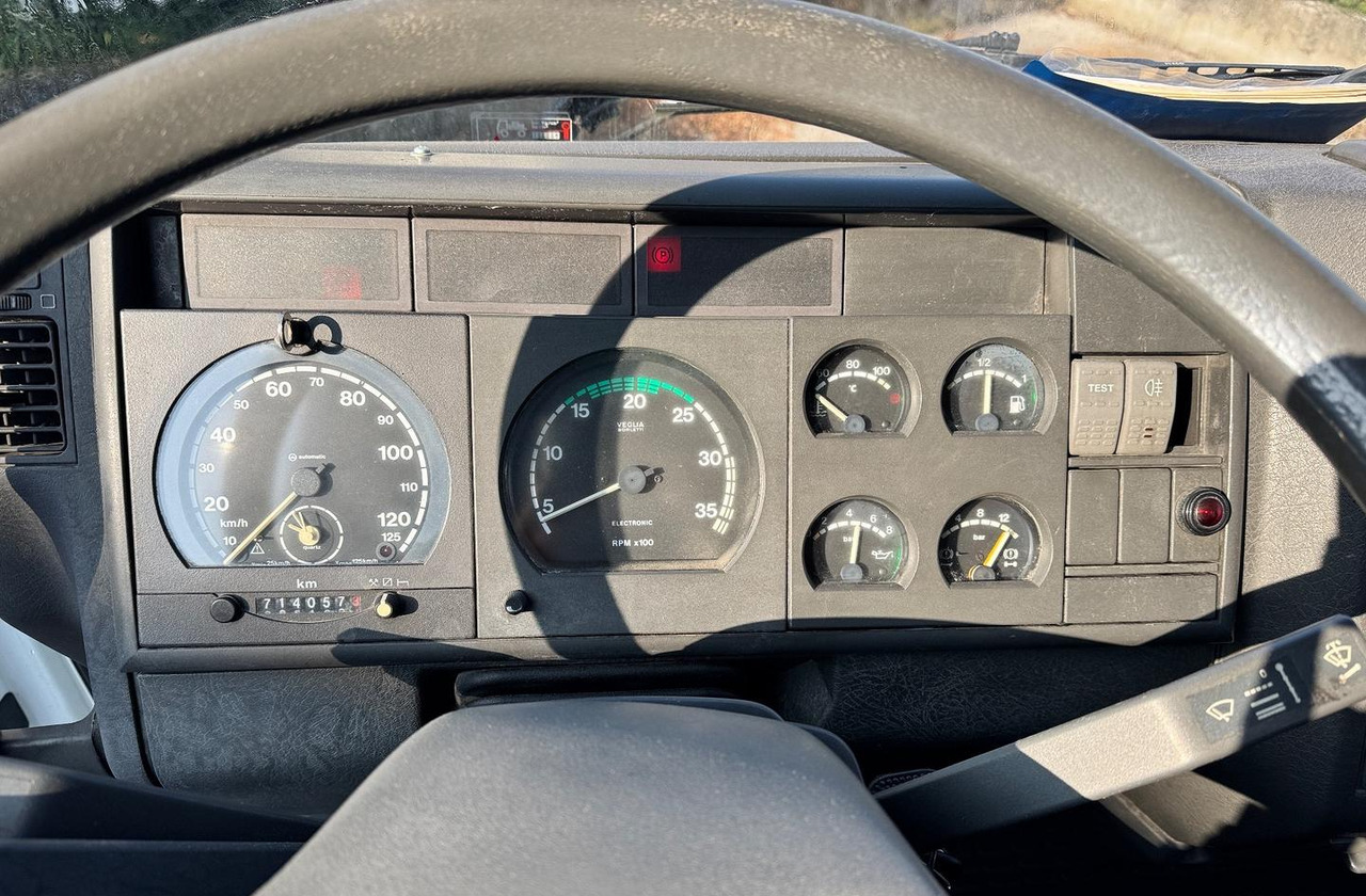 Iveco Eurocargo 150E23 con Gru HIAB - Бортова вантажівка/ Платформа, Вантажівка з маніпулятором: фото 4 Iveco Eurocargo 150E23 con Gru HIAB - Бортова вантажівка/ Платформа, Вантажівка з маніпулятором: фото 4