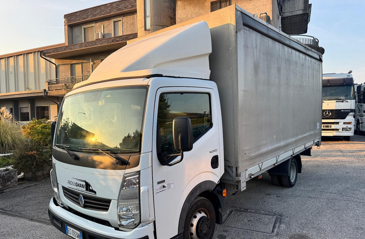 Renault Trucks Maxity 135.35 dxi - Тентована вантажівка: фото 2 Renault Trucks Maxity 135.35 dxi - Тентована вантажівка: фото 2