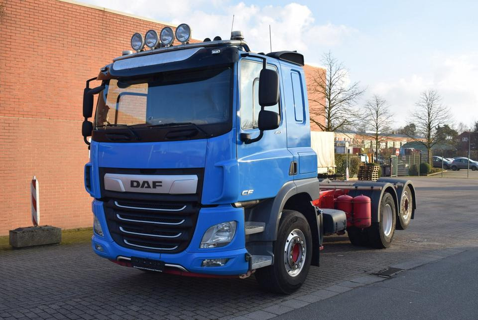 DAF CF 450 6x2 Fahrgestell Klima Navi Lift Retarder - Вантажівка шасі: фото 1 DAF CF 450 6x2 Fahrgestell Klima Navi Lift Retarder - Вантажівка шасі: фото 1